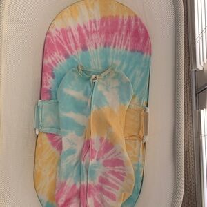 Snoo Tie-Dye Sack (Medium) and matching Snoo Sheet